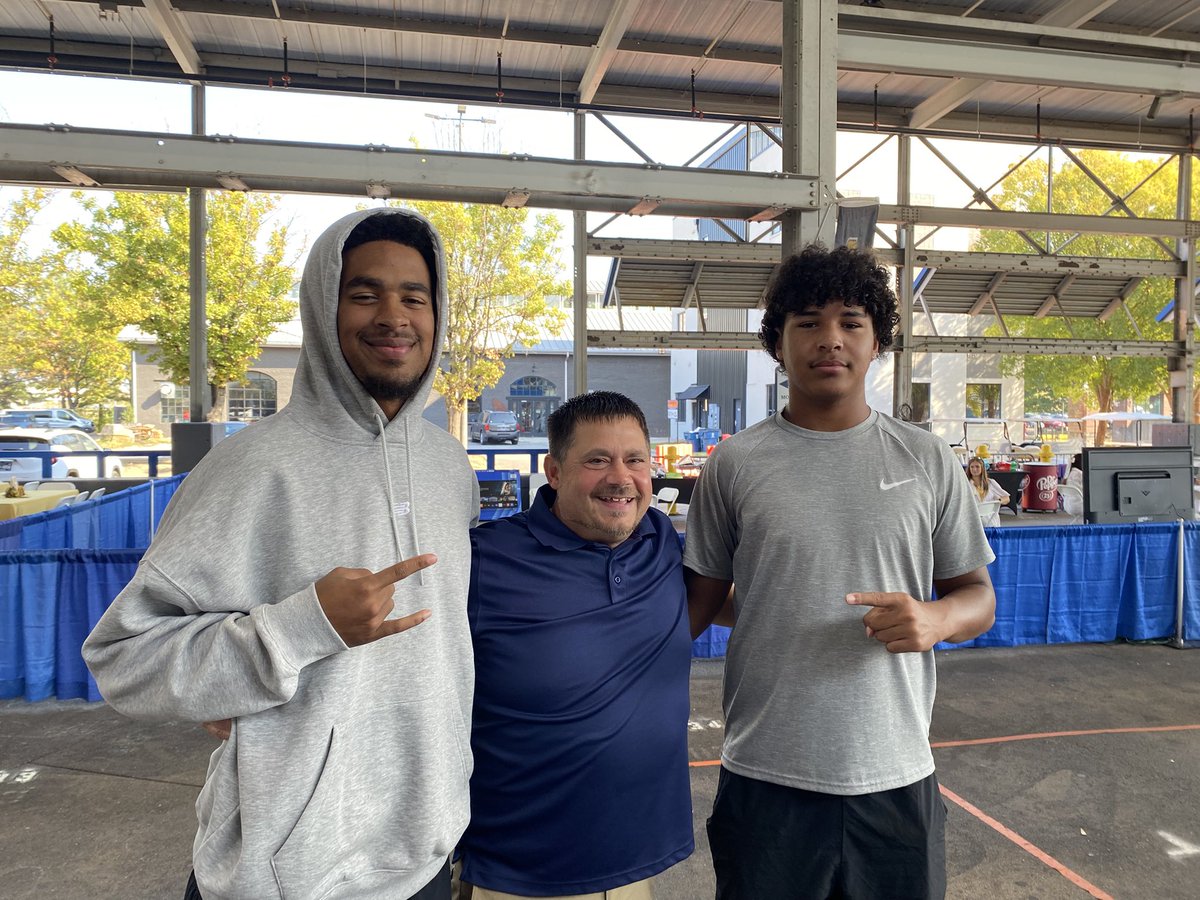 Moc walk to see DJ 
etsu vs utc #gobucs #etsu