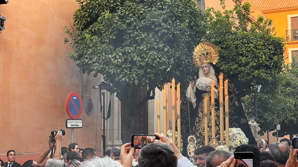 La tarde se vuelve lienzo.