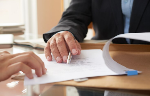 La STS 1281/2025 reafirma la separación entre las jurisdicciones civil y contencioso-administrativa, al impedir que los tribunales civiles revisen resoluciones firmes de la Administración.... tlbgo.com/s/4q3ps2thz7
