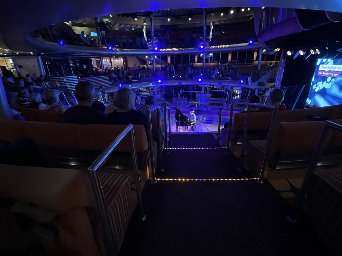 I SWEAR TO GOD me and <a href="/Cherry_FGC/">Cherry</a> are at this classical piano lounge and the guy was playing a Minecraft song