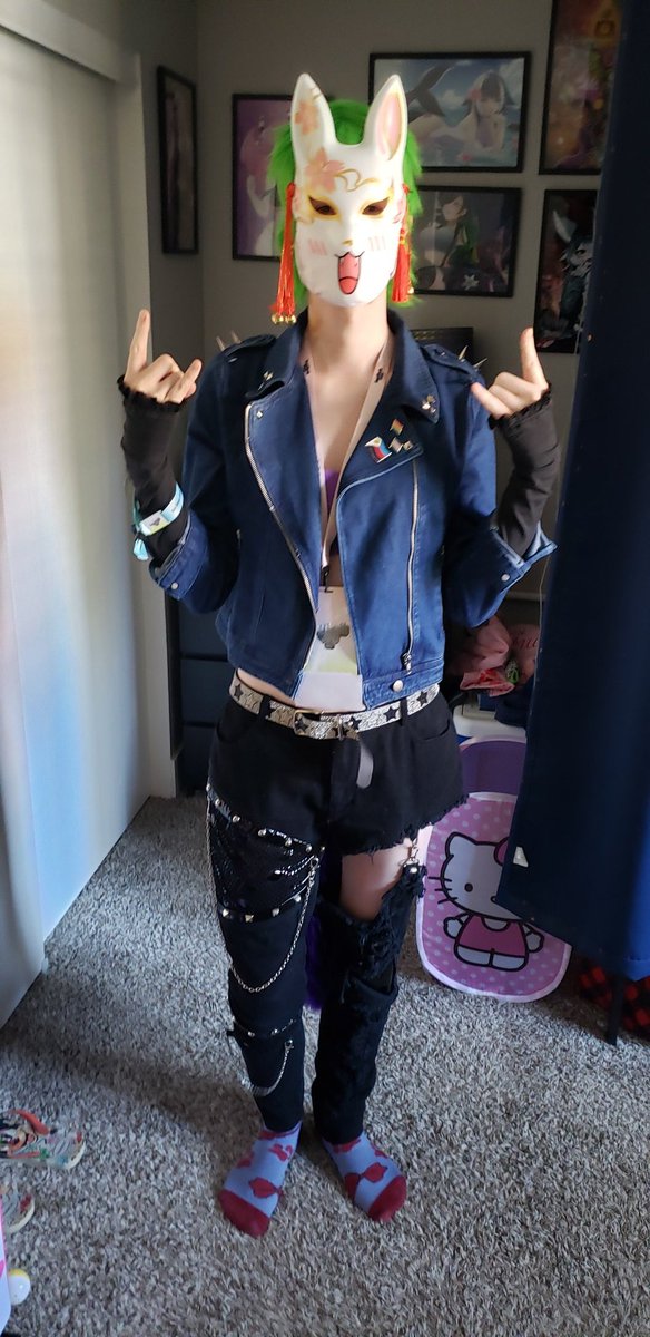 We heading back to #twitchcon2025 for Day2 if you see this green goddess around come say Hi~ 

#Vtuber