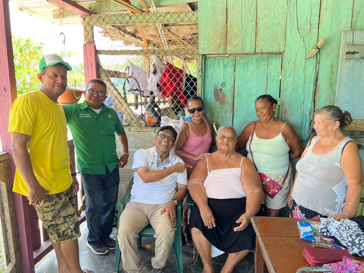 Atlántida no descansa en el trabajo político!! Adelante compañero <a href="/JoseAGaldames/">José Galdames</a> y Carlos H Alcalde.

<a href="/SoyChanoRivera/">Soy Chano Rivera</a> presidente!