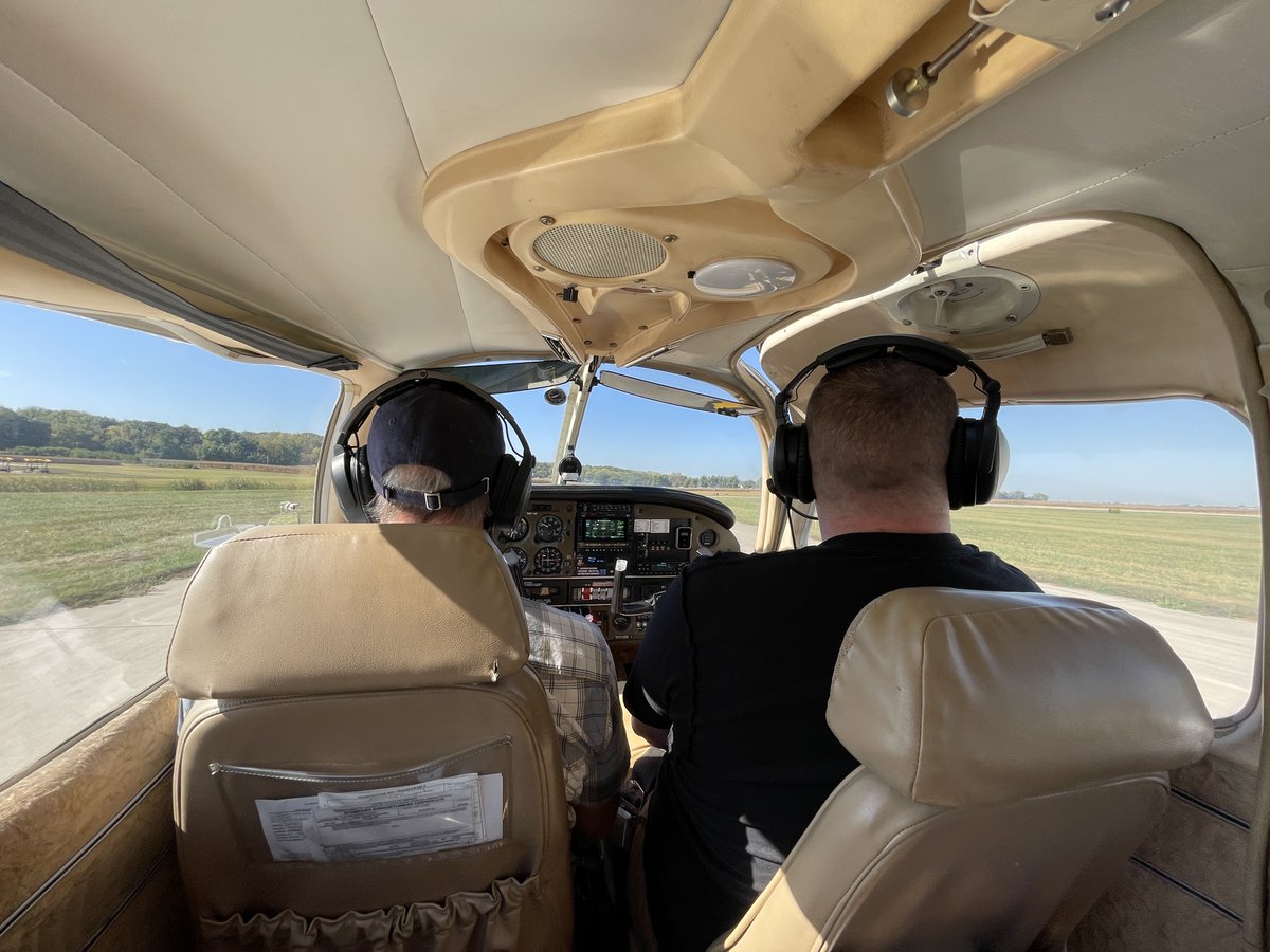 lighthawk_org's tweet image. 🛩️ Volunteer pilot Robert Thomas flew members of the Clean River Advisory Council (CRAC) above Illinois’ waterways to capture imagery of river restoration sites.

Footage will soon appear in a PSA to share the power of the aerial view far beyond the flight. 
#LightHawk
