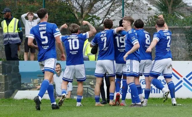 Stranraer earned themselves a massive result this afternoon, beating Edinburgh City 3-1 at Meadowbank 😮 

After potentially being just 2 points above relegation this weekend - that win has put them 8 points clear of bottom!

It’s now just 1 defeat in 6 for the Blues 🔵⚪️