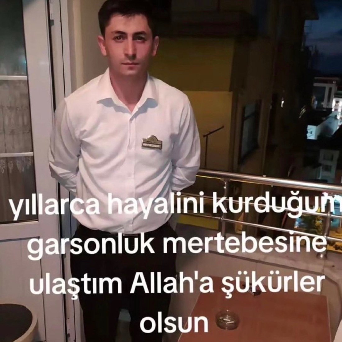 bu adam bugun okey de 2 kere kafa attı