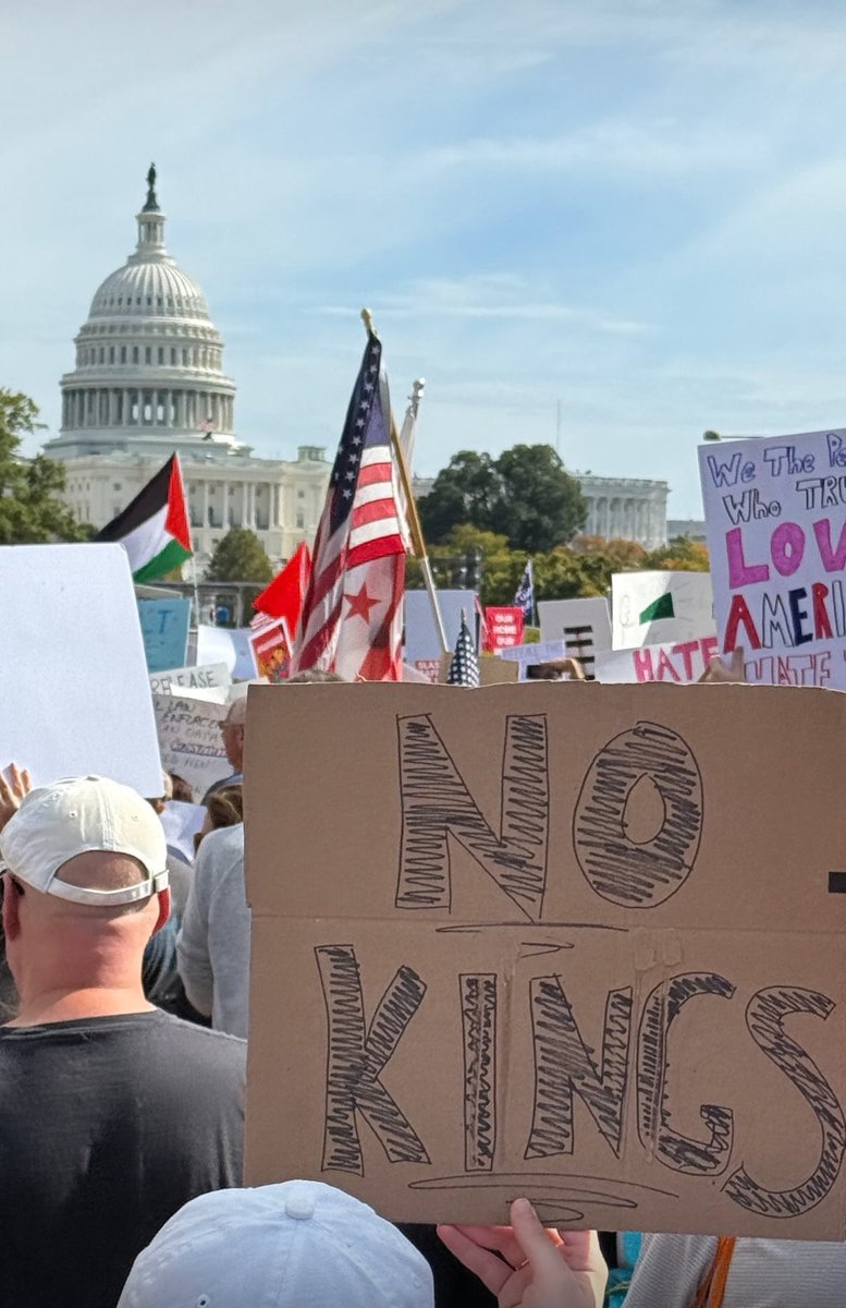 Big thanks to <a href="/IndivisibleTeam/">Indivisible Guide ❌👑</a> leadership <a href="/Leahgreenb/">Leah Greenberg says NO KINGS ❌👑</a> <a href="/ezralevin/">Ezra Levin</a>, the many chapters, and many allies who put today's wildly successful #NoKings rallies together. (And thanks to Republicans for publicizing/legitimizing their impact!)