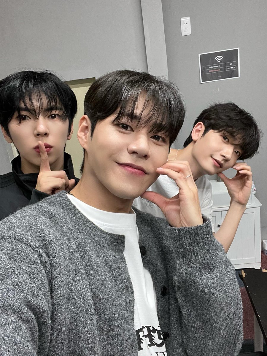 archive1108's tweet photo. 251018 태호 오피셜 인스타 #이지안 🫶 https://t.co/YPz5Oo68Lz