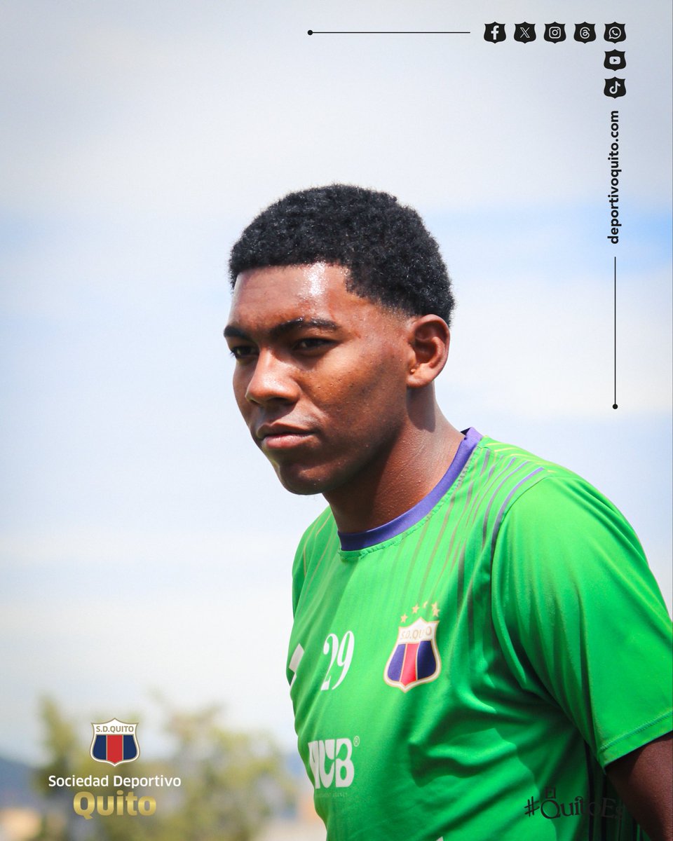 SDQuito_Oficial's tweet image. ¡Equipo concentrado! 💪⚽️😤 ¡Todo es por nuestra gente 🔝 el escudo 🛡️ y los colores del Equipo del Nombre Divino! #ElQuitoEs grande 💙❤️ 
Galería 📸 completa 👉 instagram.com/p/DP9gwICDkcs/…