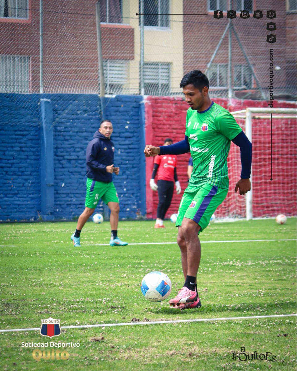 SDQuito_Oficial's tweet image. ¡Equipo concentrado! 💪⚽️😤 ¡Todo es por nuestra gente 🔝 el escudo 🛡️ y los colores del Equipo del Nombre Divino! #ElQuitoEs grande 💙❤️ 
Galería 📸 completa 👉 instagram.com/p/DP9gwICDkcs/…