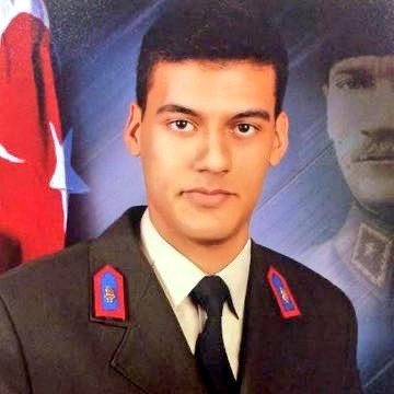 Jandarma Astsubay Çavuş Semih Özbey.
Unutanın kanı kurusun.