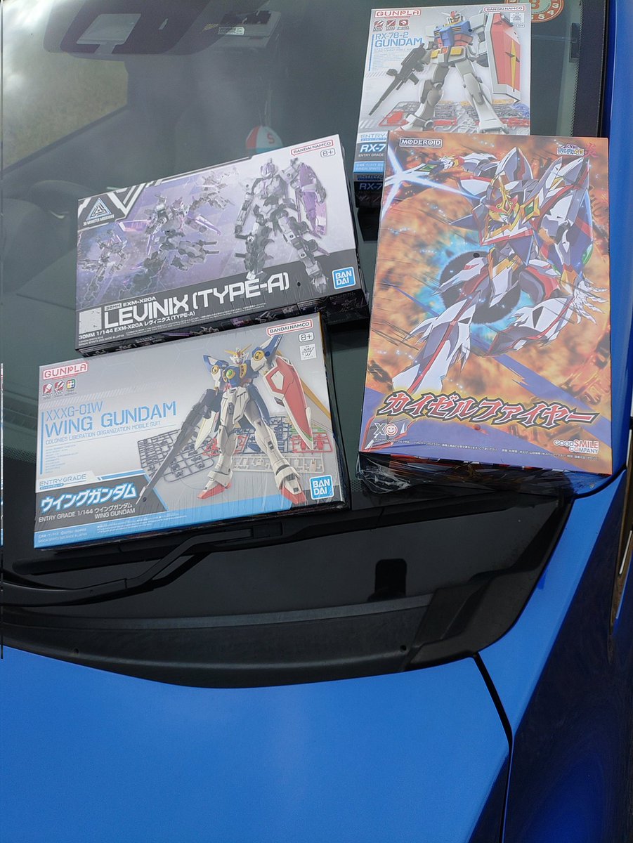 いづみーる からふるページ Bekily Blue Garnet (color change garnet