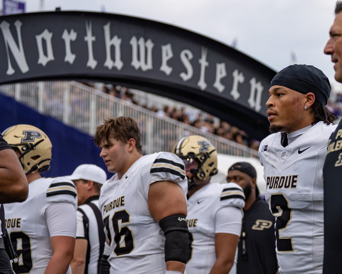 NISReport's tweet photo. Calm before the storm? Getting ready to go in Evanston as the Boilermakers take on the Wildcats. https://t.co/PeqTSFagxs