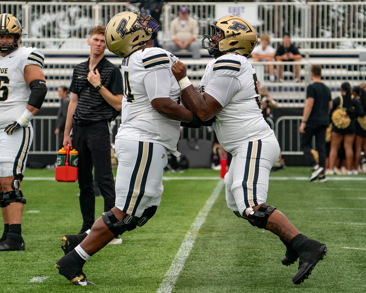 NISReport's tweet photo. Calm before the storm? Getting ready to go in Evanston as the Boilermakers take on the Wildcats. https://t.co/PeqTSFagxs