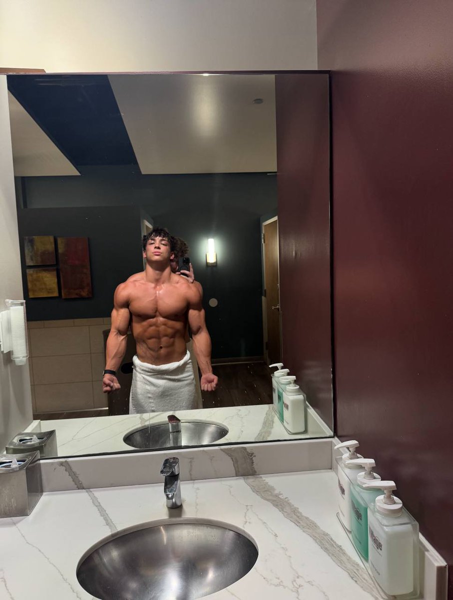 JhoNaa_08's tweet photo. Check the comments for my 😈 side https://t.co/M8epdPsY0Y