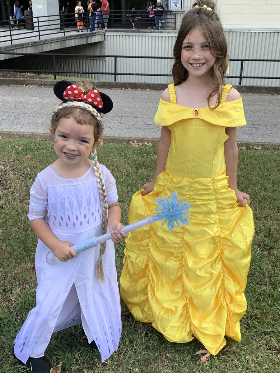 andromeda_bree's tweet photo. #DISNEYONICE https://t.co/i0tlkqRXr1