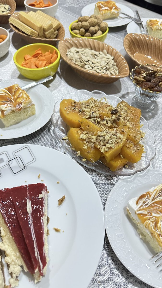 sesssizzgemii's tweet photo. Bizim gün tabağı şeysi  😁 
#cumartesi gecelerini kız gecesine çevirmeceler 
Hadi #iyigeceler https://t.co/ZvmhsuYMDd