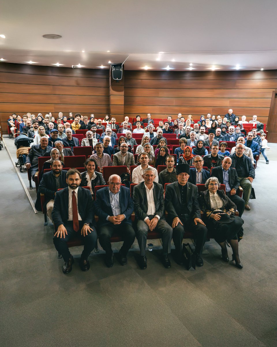kafkasvakfi's tweet photo. Kafkas Vakfı 30. Yılını Kutladı

Kafkas Vakfı olarak kuruluşumuzun 30. yılını Vefa Programı ile kutladık. Bugüne kadar gönlüyle, emeğiyle ve duasıyla yanımızda olan kurucularımız, yönetim kurulu üyelerimiz, gönüllülerimiz ve dostlarımız ile 30. yıl vefa buluşmasında bir araya geldik.

21 Mayıs 1995’ten bu yana Kafkas kültürünü, kimliğini ve değerlerini yaşatmak ve geleceğe aktarmak için yürüttüğümüz kültürel çalışmalar, eğitim faaliyetleri, akademik araştırmalar ve sosyal dayanışma programlarıyla diasporadan Kafkasya’ya uzanan kalıcı bir iz bırakmaya devam ediyoruz.

Bu özel gecede bizlerle birlikte olan; kurucularımıza, yönetim kurulu üyelerimize, gönüllülerimizle bir arada olmamanın mutluluğunu yaşıyoruz.

Nice 30 yıllara..