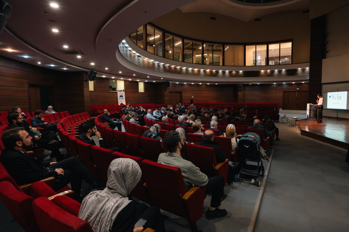 kafkasvakfi's tweet photo. Kafkas Vakfı 30. Yılını Kutladı

Kafkas Vakfı olarak kuruluşumuzun 30. yılını Vefa Programı ile kutladık. Bugüne kadar gönlüyle, emeğiyle ve duasıyla yanımızda olan kurucularımız, yönetim kurulu üyelerimiz, gönüllülerimiz ve dostlarımız ile 30. yıl vefa buluşmasında bir araya geldik.

21 Mayıs 1995’ten bu yana Kafkas kültürünü, kimliğini ve değerlerini yaşatmak ve geleceğe aktarmak için yürüttüğümüz kültürel çalışmalar, eğitim faaliyetleri, akademik araştırmalar ve sosyal dayanışma programlarıyla diasporadan Kafkasya’ya uzanan kalıcı bir iz bırakmaya devam ediyoruz.

Bu özel gecede bizlerle birlikte olan; kurucularımıza, yönetim kurulu üyelerimize, gönüllülerimizle bir arada olmamanın mutluluğunu yaşıyoruz.

Nice 30 yıllara..