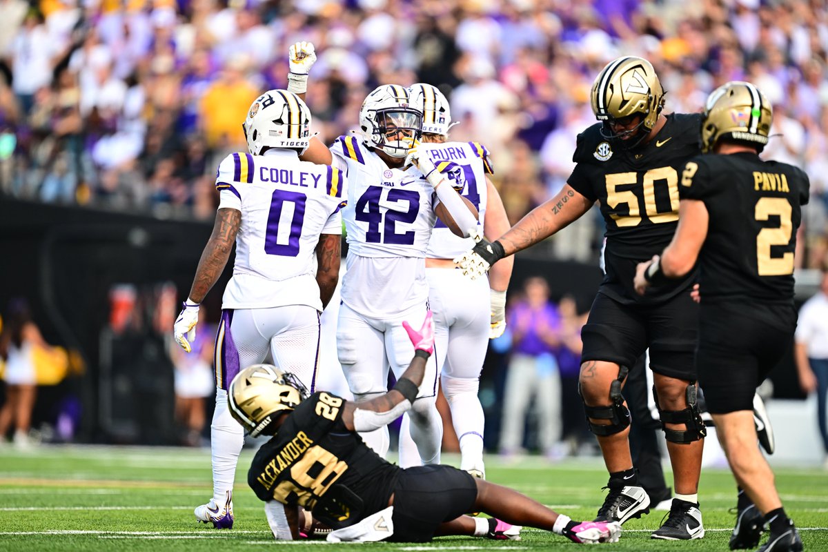 LSU Football tweet media