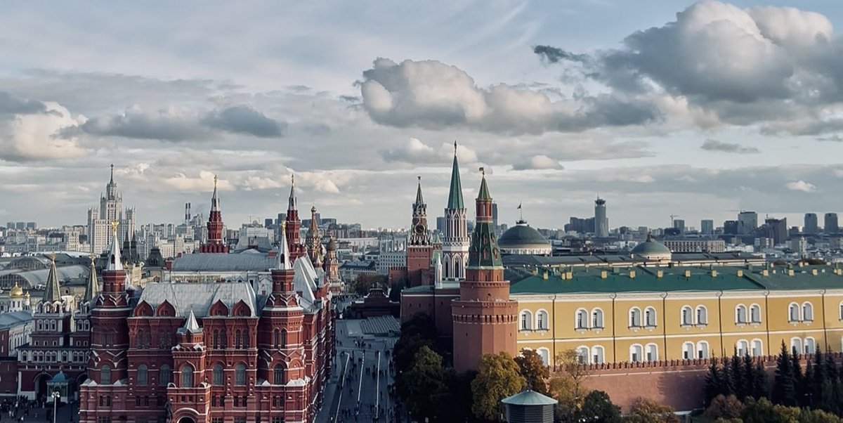 🇷🇺كتبت لكم هذا الدليل مهم ومختصر قبل السفر إلى موسكو..

⚠️فنادق عالمية متوافقة مع معايير ( الحلال )
. فندق راديسون بلو أولمبيسكي 5 نجوم
. فندق موفنبيك تاغانسكايا 5 نجوم
. فندق ازيموت سيتي أولمبيك 4 نجوم
. فندق إزمايلوفر ألفا 4 نجوم

⚠️فنادق تقدم شاهي موسكو وايضاً صرف العملات
.