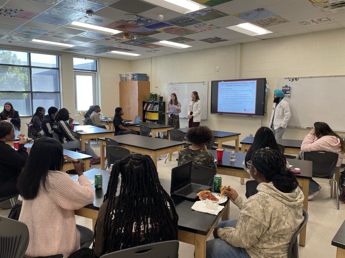 rvhs's tweet photo. A huge thank you to the medical students from @UofSCSOMC for speaking with our Institute for Health Sciences students! 💉💜 Our Blazers gained valuable insights into med school life and the skills they can build now to become successful future candidates. #MedPro #HereOnPurpose #LeadTheStory