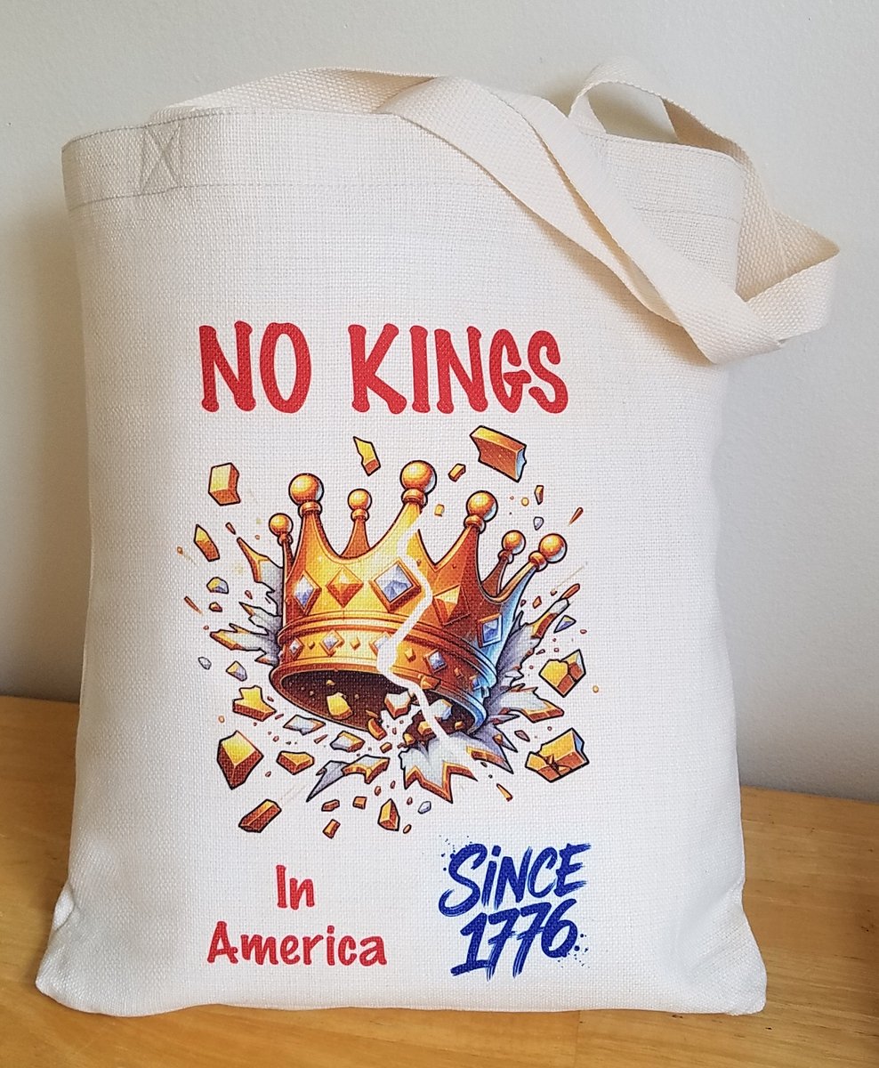 CharliePawsUp's tweet photo. Even tho Mama couldn't attend a
 #NoKingsDayOct18th  protest,
WE FULLY SUPPORT!!🪧🎉
If yoo took one of these to a #Protest , 
please drop a pic in da Comments! We wuv to see Mama's Totes out in da wild!☺️
➡️Yoo can get em in Mama's store - see My Profile!
RETWEET 🎉❤️🐶
#DogsofX https://t.co/52tWlG4QpF