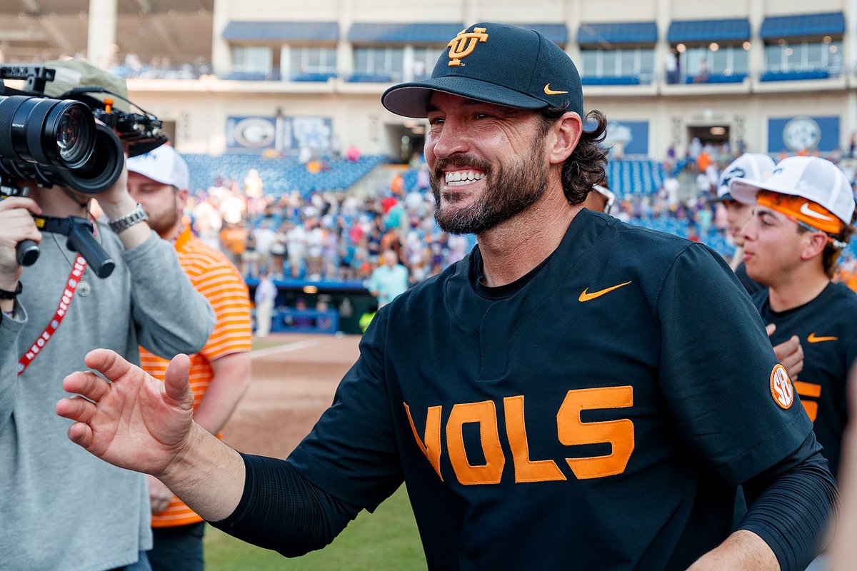 9Phantom6's tweet image. #Sources - The San Francisco Giants are expected to hire Tony Vitello as their next manager.