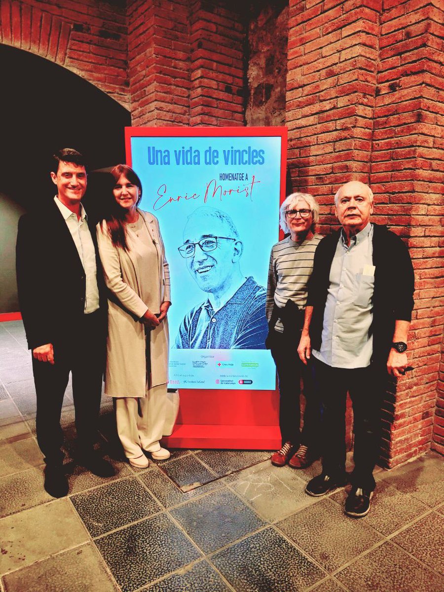 XBotet's tweet image. Dijous vaig assistir a l'emocionant i imprescindible homenatge al meu amic Enric Morist.
Vam compartir molts anys al capdavant de @Creu_Roja duent a terme infinitat de projectes solidaris.
Recordarem sempre la seva humanitat, generositat, bonhomia i grans capacitats professionals