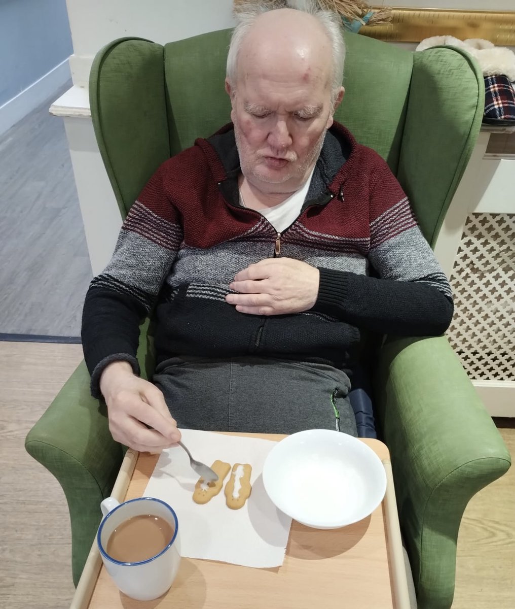 RedmountResHome's tweet image. We have had another busy week at Redmount, including an Italian afternoon, decorating gingerbread men (and eating our creations of course) and a biscuit-themed quiz. Custard creams were definitely our favourite #BusyWeek #FunAndGames #Biscuits #CustardCreams #Gingerbread