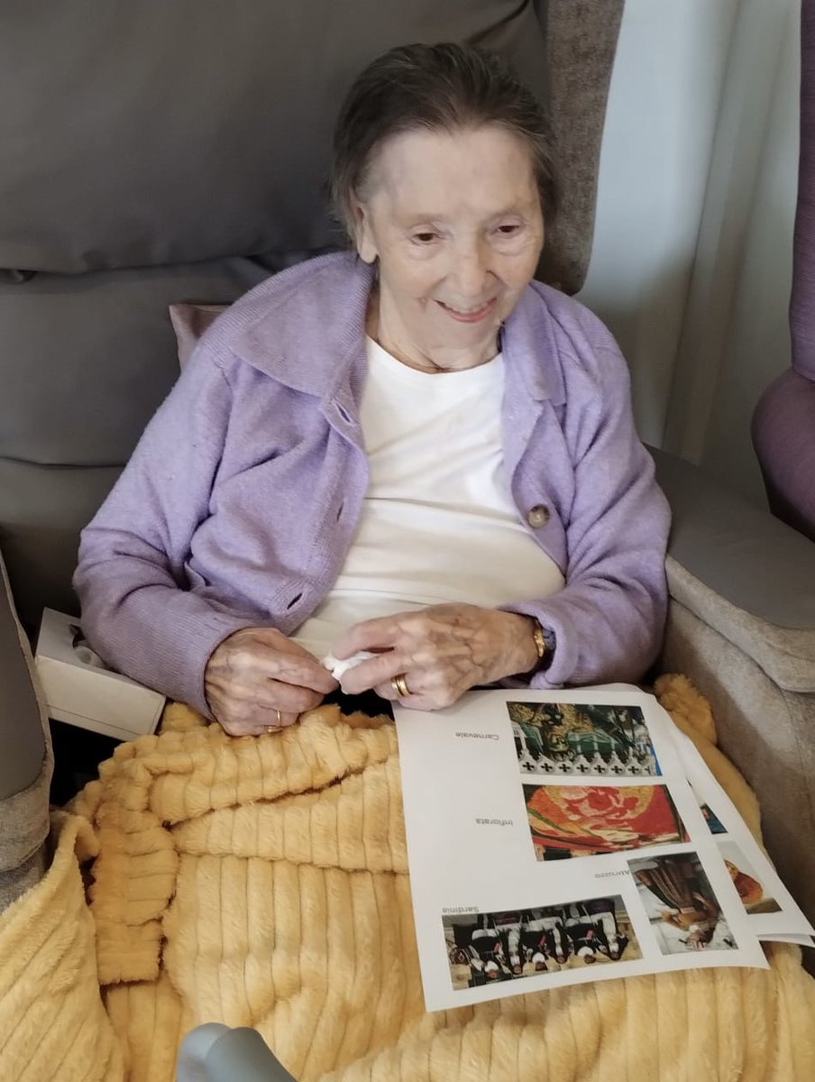 RedmountResHome's tweet image. We have had another busy week at Redmount, including an Italian afternoon, decorating gingerbread men (and eating our creations of course) and a biscuit-themed quiz. Custard creams were definitely our favourite #BusyWeek #FunAndGames #Biscuits #CustardCreams #Gingerbread