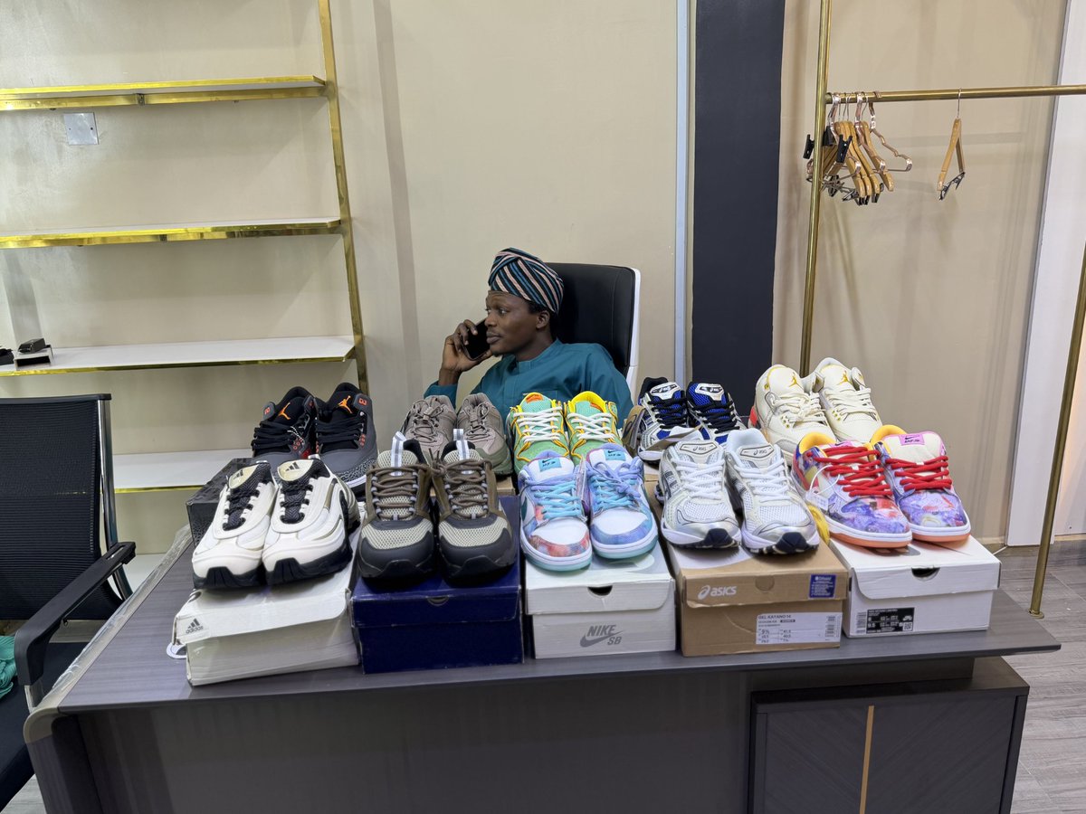 OLUWAginjah's tweet photo. I was there for you in the rainy days, na now o!! Abi the rain no fall for your side??
Ahbeg I deliver quality 🙏🏻 I need ur patronage Biko

WhatsApp+2348090745292 https://t.co/Kq0Ii8Jdkh