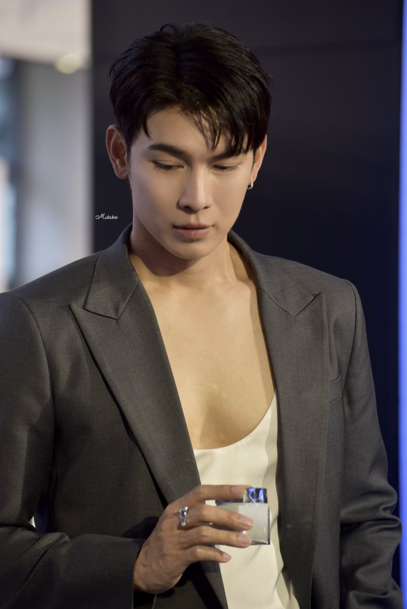 Mikiko10602012's tweet image. Service shot🫠💙555
So beautiful✨
MEW MEDIJEWELRYTH
#MEWMediJewelyBA
@MSuppasit
#MewSuppasit
#มิวศุภศิษฏ์
#MikikoTripwithMew
※Reproduction prohibited