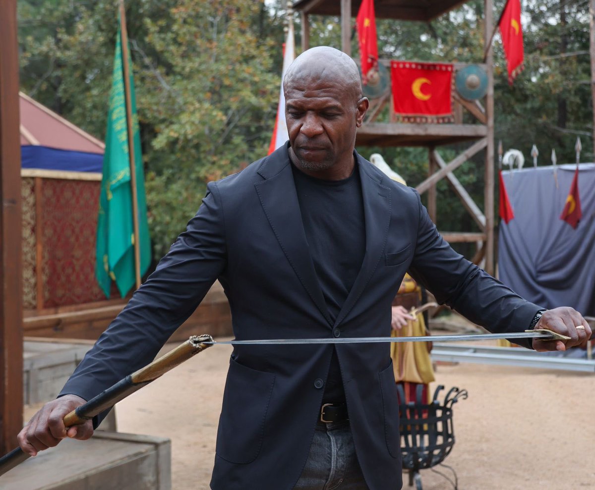 eyupgokhan's tweet image. Bugün @mehmeddizisitrt setimizde dünyaca ünlü Hollywood yıldızı @terrycrews misafirimizdi. Sohbeti güzel, enerjisi yüksek, sıcakkanlı, pozitif bir insan. Kendisine nazik ziyaretleri için teşekkür ediyoruz. Tekrar görüşmek üzere 😊

@mirayyapim 
@trt1