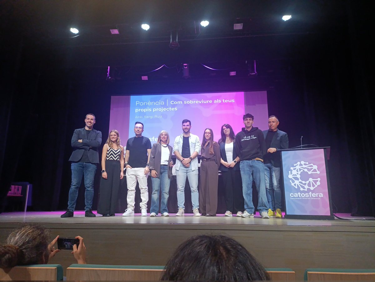 Desde hoy me declaro fan de Inma Cruz, <a href="/ByRaquelG/">Raquel González - International SEO Consultant</a>, <a href="/Marc__Cruells/">Marc</a>, <a href="/carlos_darko/">Carlos Ortega</a>, <a href="/juliagomila7/">Júlia</a>, <a href="/LauCalvache/">Laura Calvache</a>  y <a href="/seo_torch/">Dídac Anton</a>.

Ya no por el valor que han aportado al #SEODayGirona de hoy, sino por lo majos y buena gente que son.

Mira que a los antisociales como yo nos da alergia