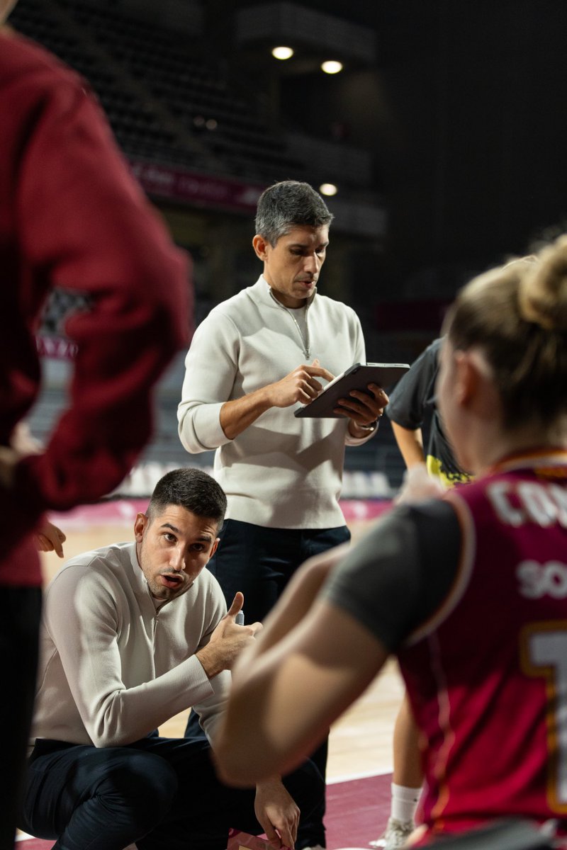 Final del tercer quart‼️

3Q ⏱️ 0:00
💜 Robles <a href="/flleidafemeni/">ROBLES LLEIDA</a> 51
🟠<a href="/TGNBasquet/">🟣 TGN Bàsquet Club</a> 35

#RoblesLleida #Lleida #LF2