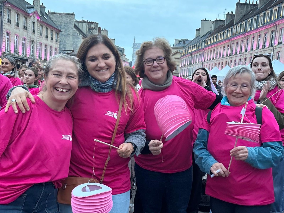 Émotion et solidarité ce soir à Caen lors de la marche rose aux lampions qui a rassemblé de nombreux participants autour d’un même objectif, celui de soutenir la lutte contre le cancer du sein.
Les dons collectés ont été remis à la Ligue contre le cancer.