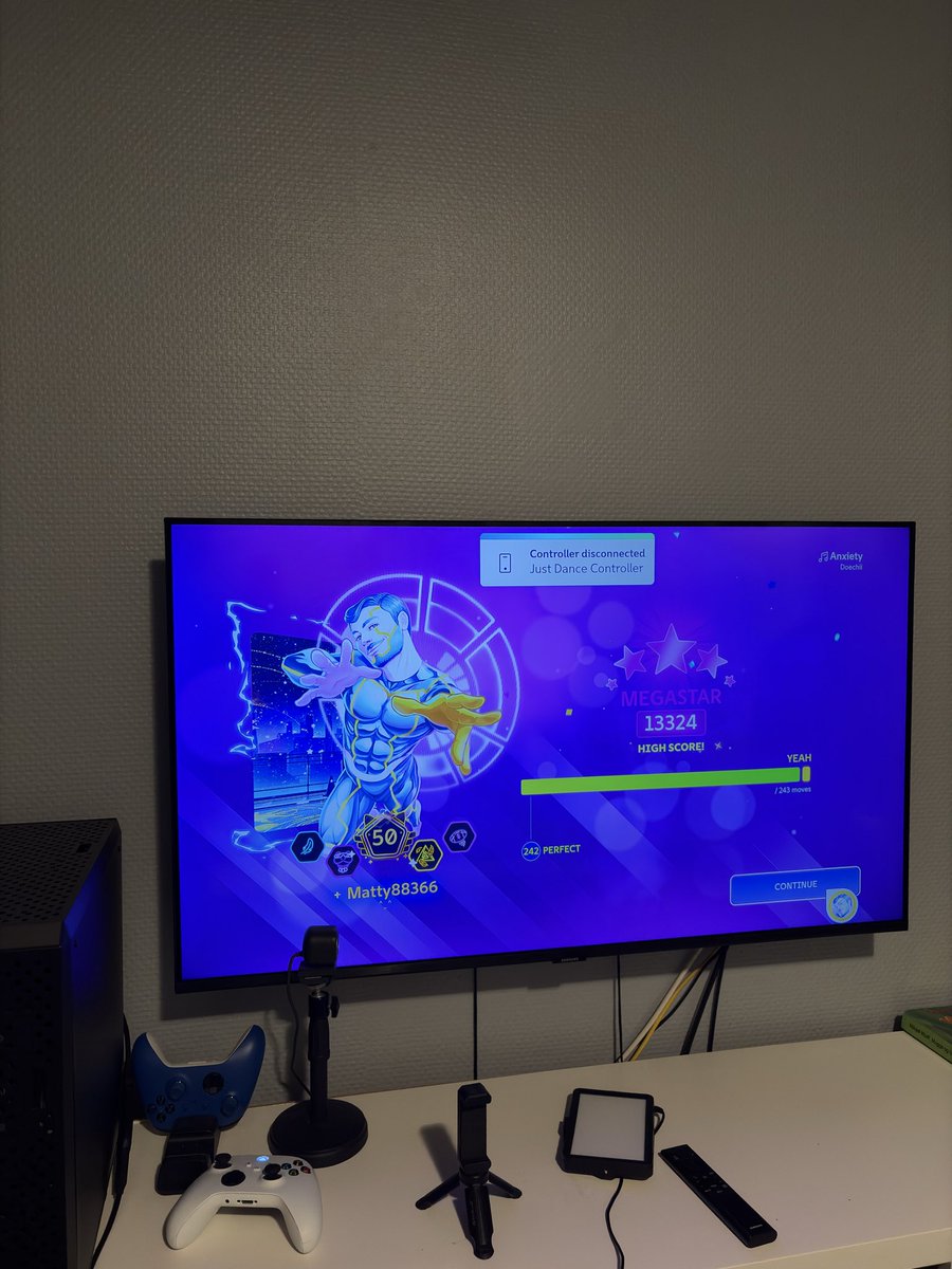 OKKAYYYY WHAT <a href="/justdancegame/">Just Dance 2026 Edition</a> TYYYY you scoring is really amazing this year it is really good on camera scoring and also in handheld scoring it also seems like the slow moves on the phone hand scoring is improved but on some songs in jd26 it could be improved but it is improved!!!