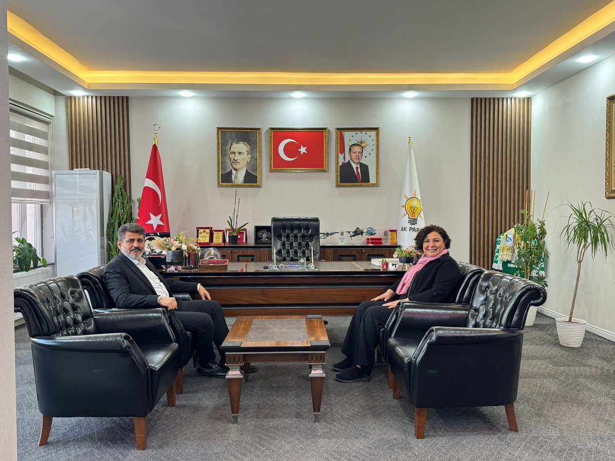 📍Kırşehir 

İl Başkanımız Seher Ünsal’ı, İl Kadın Kolları Başkanımızı ve İl Gençlik Kolları Başkanımızı il binamızda ziyaret ederek teşkilat çalışmalarını istişare ettik.

AK Parti teşkilatımız; samimiyetiyle, gayretiyle ve hizmet aşkıyla bu davanın en büyük gücüdür.