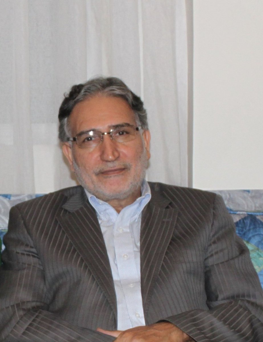 امنیتی ها کارشان را بلدند از رضاشاه ومحمدرضاشاه به نیکی یاد میکنند واز آخوندها بد میگویند تا اعتبار کسب کنندوسپس شاهزاده رومیکوبند، دیگه نخ نما شده نوریزاد