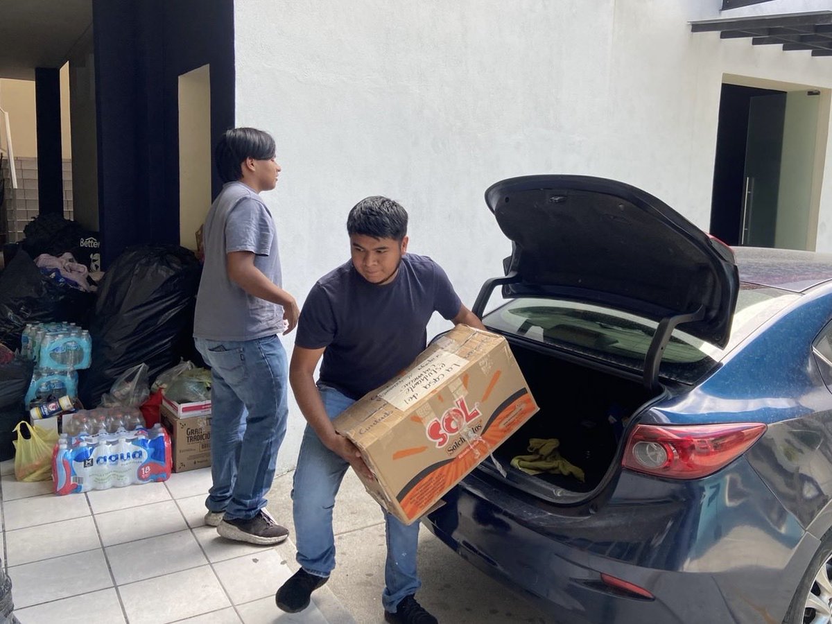 Ya trasladamos 📦 todos los víveres que logramos colectar en el Centro de Acopio con nuestros compañeros de la <a href="/fnerrrcdmx1/">FNERRR CDMX</a> para ser entregados a las familias damnificadas. 

¡Agradecemos infinitamente la solidaridad de las vecinas y vecinos de <a href="/LaGuerreroDF/">ℭ𝔬𝔩𝔬𝔫𝔦𝔞 𝔊𝔲𝔢𝔯𝔯𝔢𝔯𝔬</a>! 🙏🏻