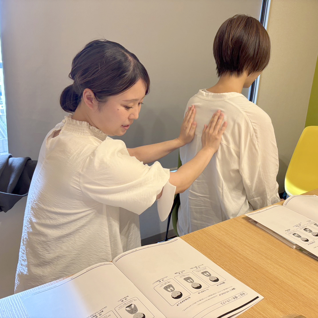 実際に触れると理解が深まる✨

本日は『フィルセラピー®︎ベーシック講座』✏️ で東京まで行ってきます💨
今回は東京と兵庫からの参加。リアルな交流はやっぱり理解も深まり楽しいです😊

なので、本日の朝活は6時までの全力投球！
いただきましたリプやリポストは、後ほどお返しさせていただきます🙇‍♀️