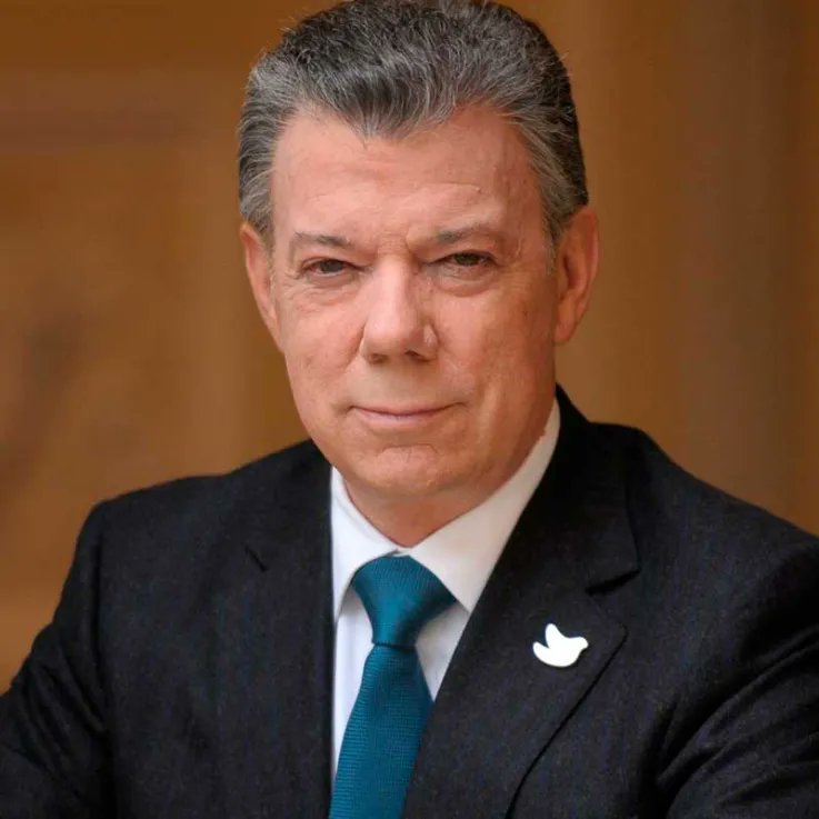 #ATENCION
Usted tiene una imagen favorable o desfavorable del ex Presidente <a href="/JuanManSantos/">Juan Manuel Santos</a>?

🔁 Favorable 
❤️ Desfavorable