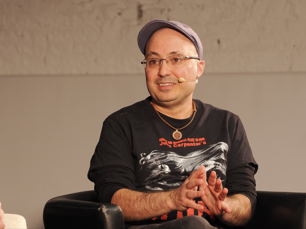 <a href="/rubenstrigos/">Rubén Sánchez Trigos</a> <a href="/aytogetafe/">Ayuntamiento Getafe</a> <a href="/cultura_getafe/">Getafe Cultura</a> <a href="/maica_rivera/">Maica Rivera</a> <a href="/penguinlibros/">Penguin España 🐧📚</a> <a href="/NocturnaEd/">Nocturna</a> Afirma <a href="/rubenstrigos/">Rubén Sánchez Trigos</a> que hay algo muy ancestral en estos regresos de gente que vuelve de donde nadie debe regresar.  Y matiza que cuando hablamos de sobrenatural, lo importante no es que pase algo, sino la expectativa lo que permite retrasar mucho la acción #la18deGN