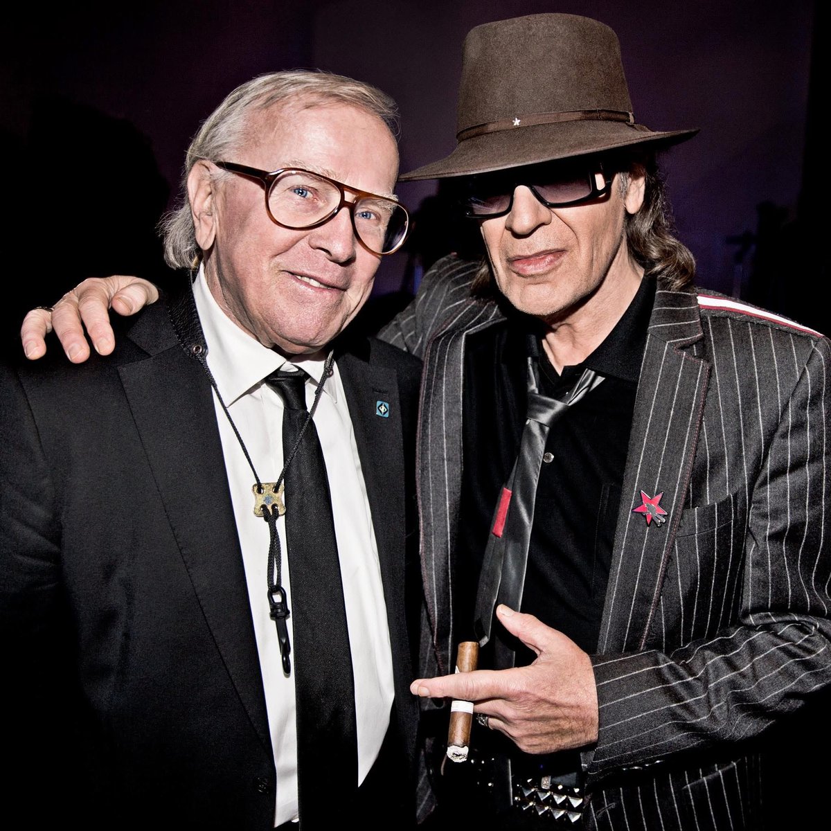 Udo Lindenberg

Klaus Doldinger, mein ewiger guter Freund und erster großer Mentor und mein musikalischer Weggefährte, schwer zu glauben, dass die Jazz- und Filmmusikwelt jetzt echt ohne dich klarkommen muss… Du warst mir oft ein großer Lehrer, ein echter Pionier und auch jetzt