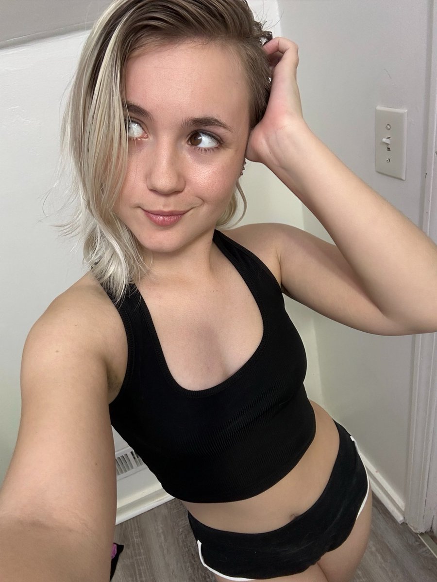 Who’s existing today!? 👀🖤