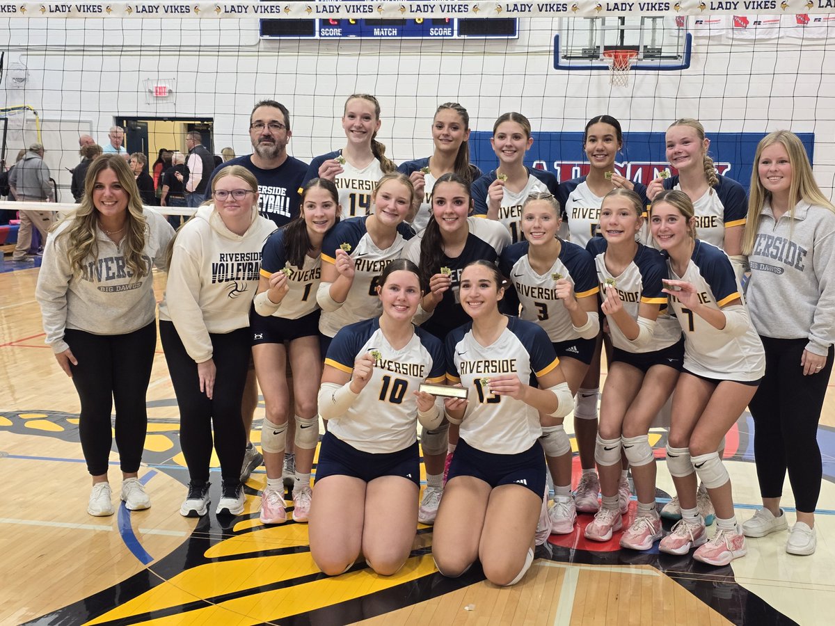 🏐 #KoolGold105 KNOD SPORTS: <a href="/RivVolleyball/">RivVolleyball</a> earns a 2nd consecutive WIC title over Treynor Thursday. 🏐 
Story &amp; interviews w/ Bulldogs Lilli Reed &amp; Madison Kelley and <a href="/MoValleyCSD/">Mo Valley Schools</a> Dilynn Myler of the 3rd-place Lady Reds availble here: buff.ly/Ov7IndG