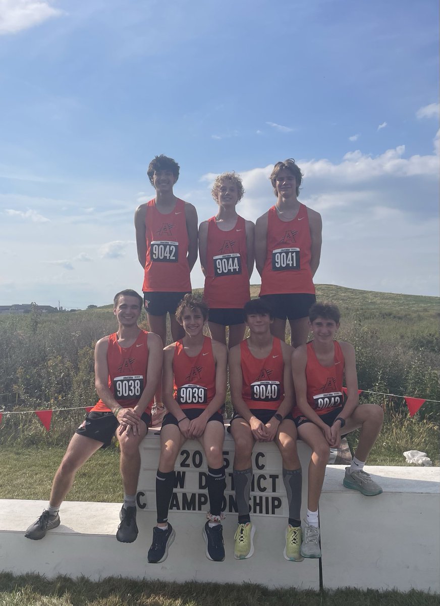 Another week with these awesome humans! On to Regionals! 🧡🖤🧡<a href="/AHSRaptorsAD/">AHS Athletics</a> <a href="/AHSXCBOYS/">Anderson XC Boys</a> <a href="/ahsgirls_xc/">AHS Girls Cross Country</a>