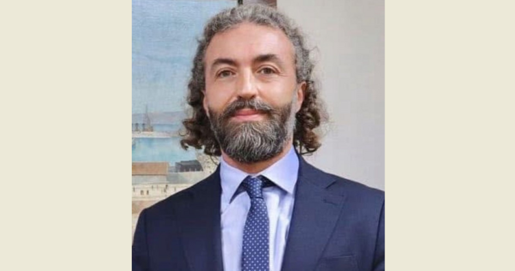 أكد رئيس مجلس الإدارة والمدير العام لـ مرفأ #بيروت عمر عيتاني التزام المرفأ بالقيام بدور فاعل في دعم المبادرات الثقافية الوطنية والمساهمة في حفظ الإرث التاريخي للبنان 🇱🇧
موقف يجسد رؤيةً تنموية تتجاوز البعد الاقتصادي لتجعل من المرفأ شريكًا أساسيًا في صون #الهوية_اللبنانية