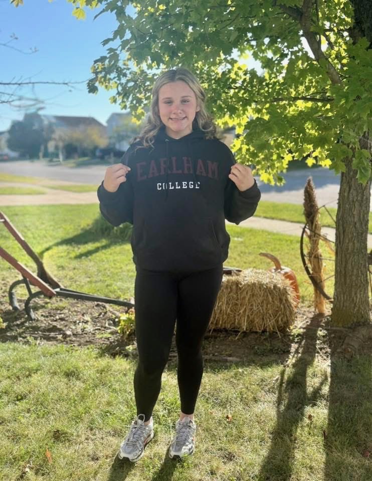 LadyDukesLVille's tweet image. We’ve had so much to share but STOP WHAT YOU ARE DOING…We are excited to announce LDL’s first college commit! Congratulations @CharlieHargis on your commitment to be @earlham1847 Quaker and continue your softball journey with them! #2027Catcher #2027Commit