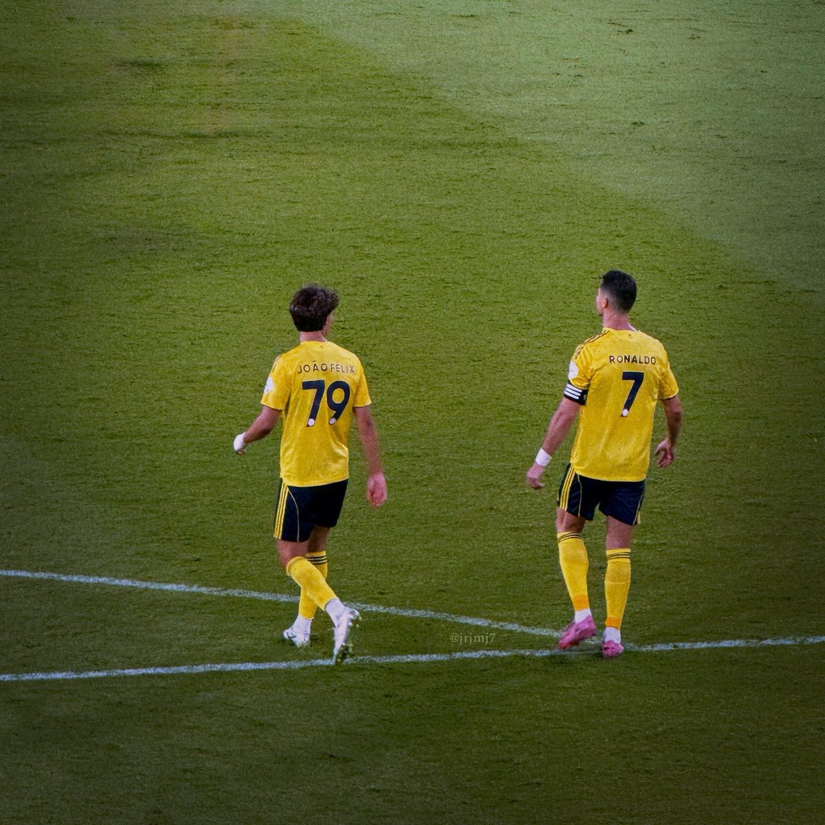 الثنائي الافضل بالقارة 
الثنائي الاعظم بالقارة 
محظوظين والله محظوظين 💛💛💛💛💛💛